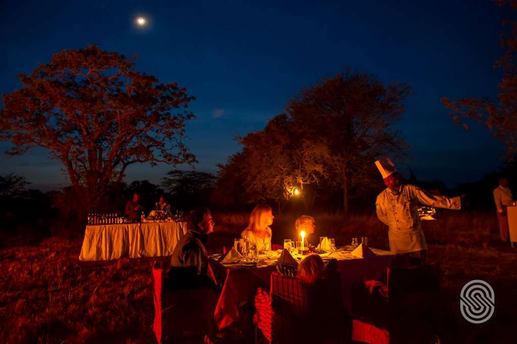 Kirawira Serena Camp Robanda Restaurant photo